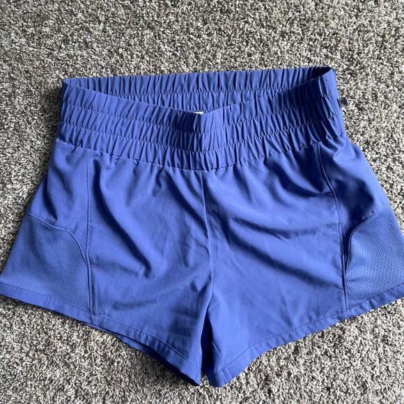 Marika Shorts in Sz S in good condition - Picture 1 of 3
